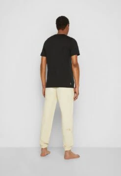 Icebreaker 100% MERINO TECH LITE II SS - T-Shirt Basic - Black 8 Icebreaker 100% MERINO TECH LITE II SS - T-Shirt Basic - Black -Deutschland Icebreaker Verkaufs-Shop 50b4579b206c4348ae782f922f693d65