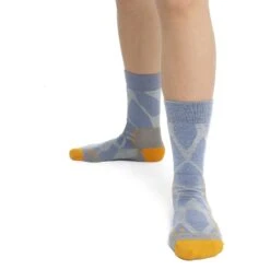 Icebreaker Hike+ Medium Crew Fractured Landscapes Socken Damen - Ether/Kyanite/Solar -Deutschland Icebreaker Verkaufs-Shop icebreaker womens hike plus medium crew socks fractured landscapes ether kyanite solar model 3 1498752