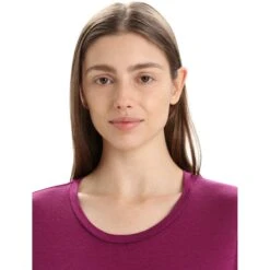 Icebreaker Tech Lite II T-Shirt Damen - Go Berry -Deutschland Icebreaker Verkaufs-Shop icebreaker womens tech lite ii t shirt go berry 6 1382239